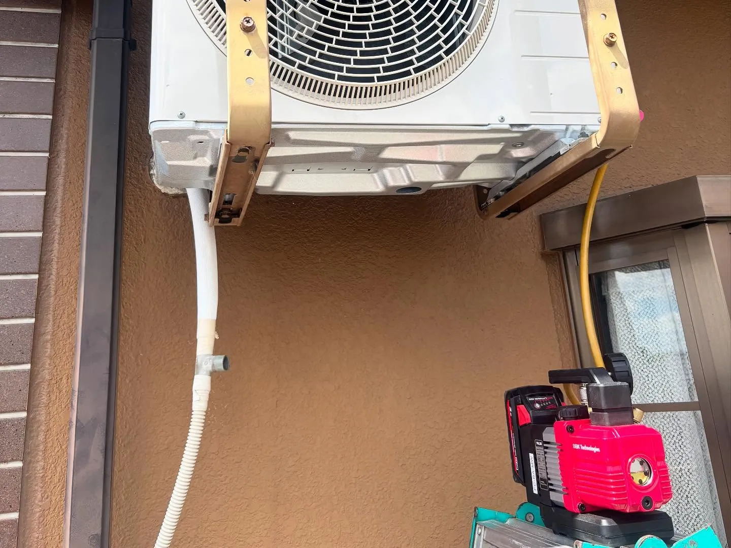 最近のエアコン工事のご報告。