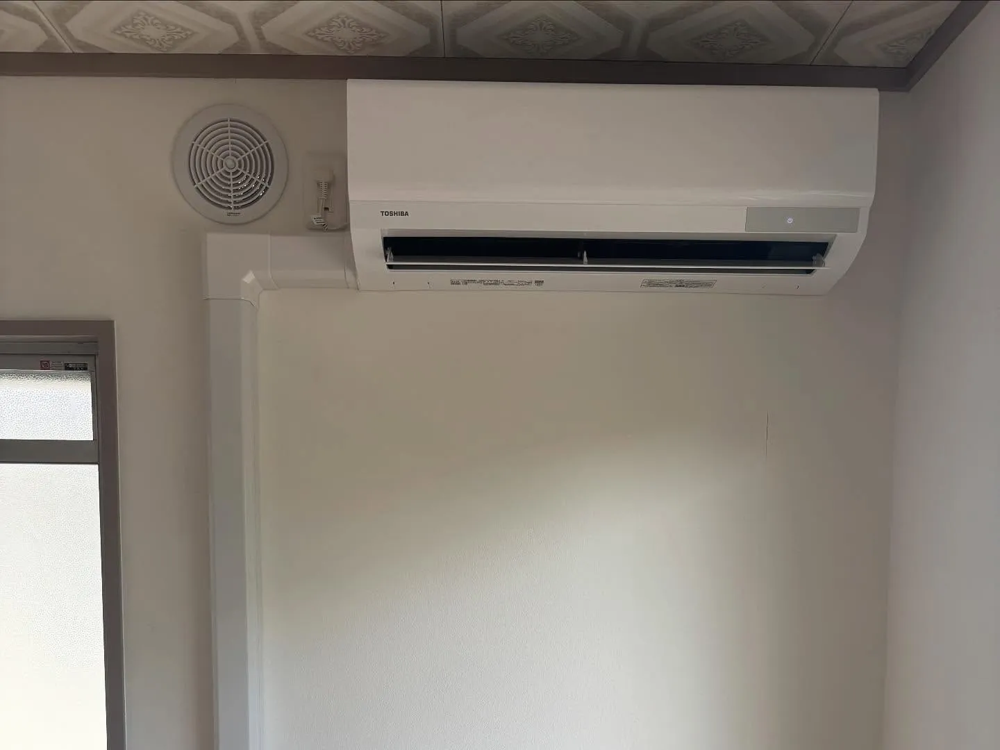 小牧市でのエアコン工事。